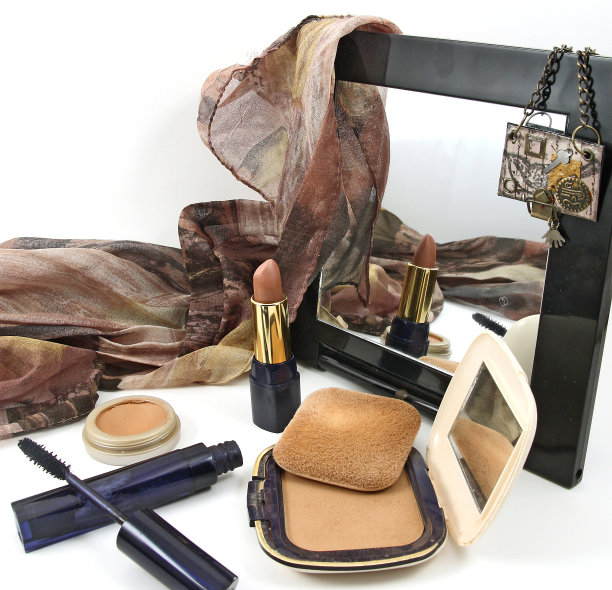 带化妆品的静物画图片下载