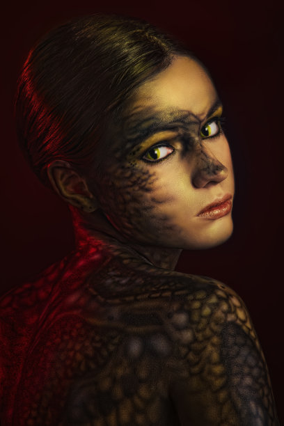 有身体艺术的黑发女人图片下载