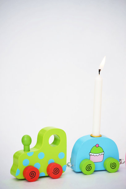 生日的火车图片下载