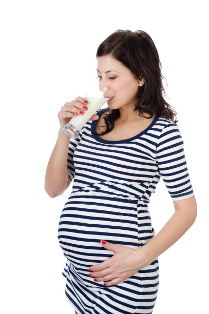 孕妇喝牛奶图片下载