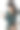 戴着放大镜和帽子的年轻女子在找东西图片下载