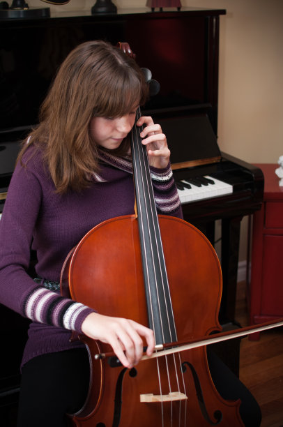 大提琴的球员图片下载