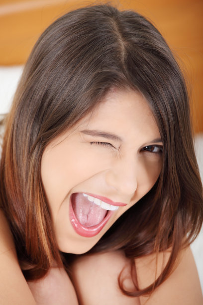 年轻和快乐。图片下载