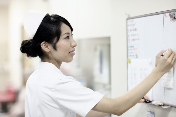 工作中的日本护士图片下载