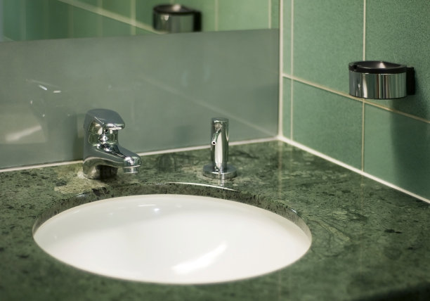 酒店的水龙头图片下载