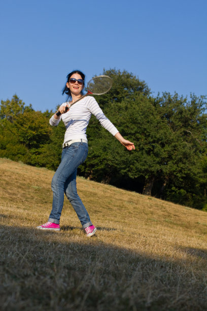 打羽毛球图片下载