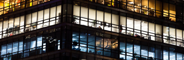 办公大楼夜间图片下载