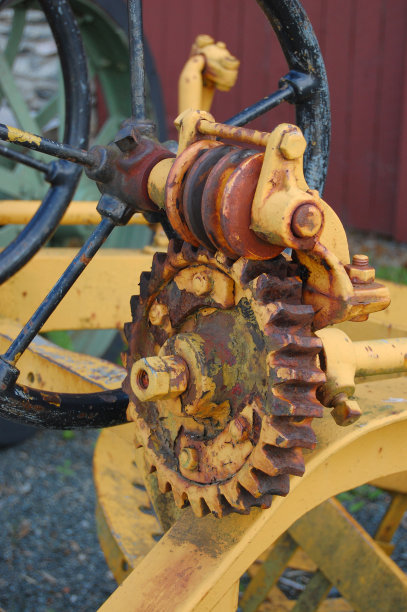 古董公路汽车上的齿条和小齿轮图片下载
