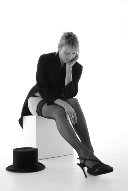 高礼帽和燕尾服图片下载