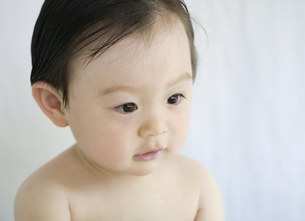 婴儿沐浴后图片下载