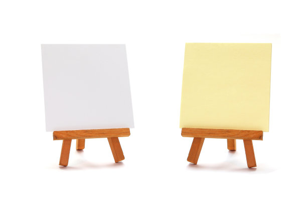 木制画架上的两块写字板图片下载