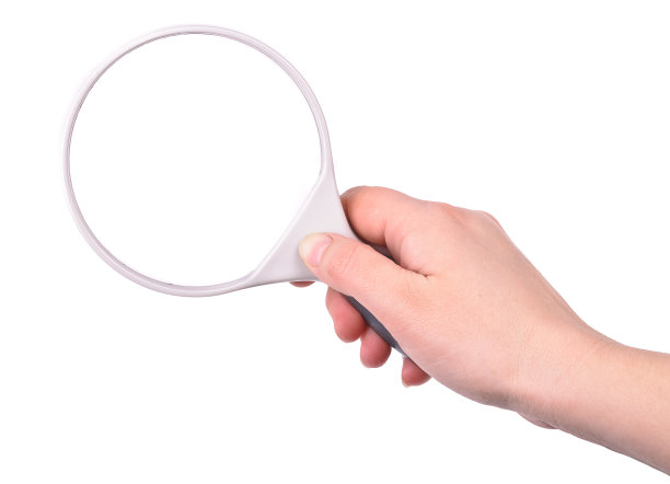 手里拿着放大镜图片下载