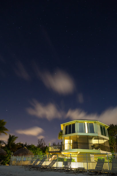 明星长曝光与夏季海滨别墅图片下载