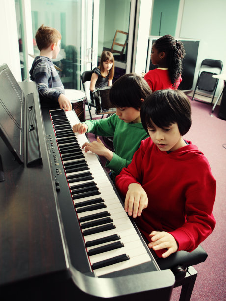 孩子们在学习音乐图片下载