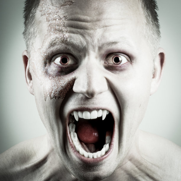 一张吸血鬼的肖像照图片下载