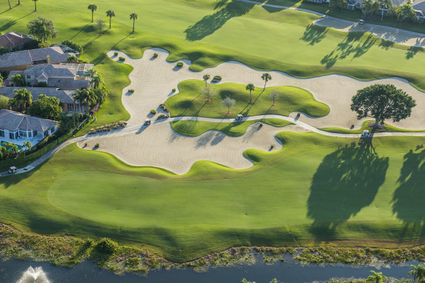 佛罗里达州棕榈滩县高尔夫社区的观点图片下载