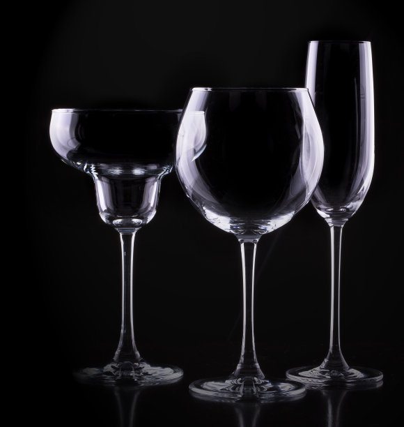 配上不同的空杯子图片下载