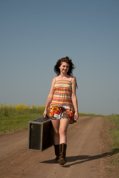 大的行李箱图片下载