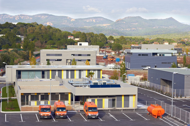 橙色汽车服务图片下载