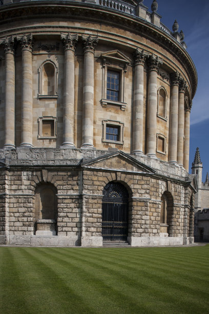 传统的大学建筑图片下载