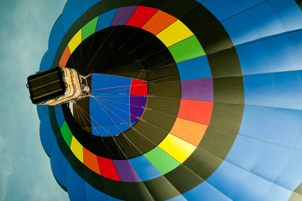一个热气球的特写。图片下载