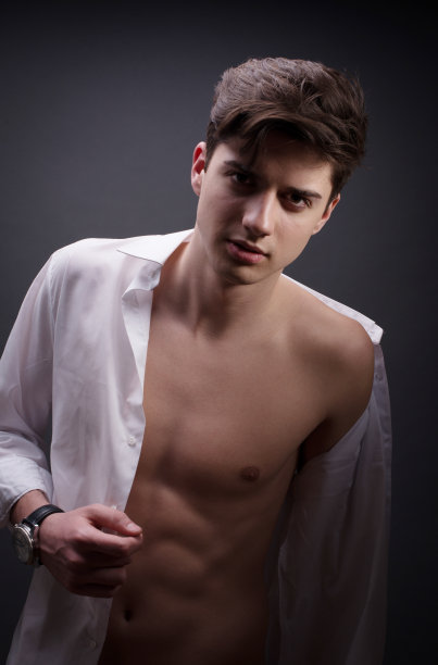 时尚男模。图片下载
