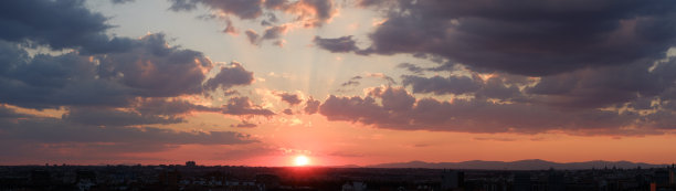 马德里的魔法日落图片下载