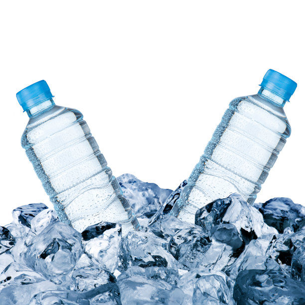 水瓶和冰块图片下载