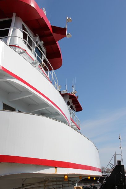 驳船停靠图片下载