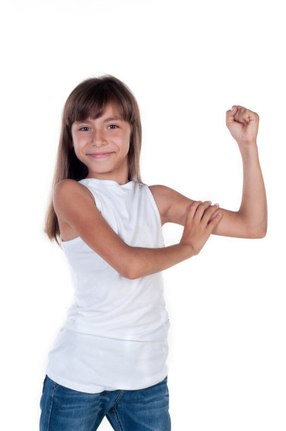 小女孩给我们看了他们的二头肌图片下载