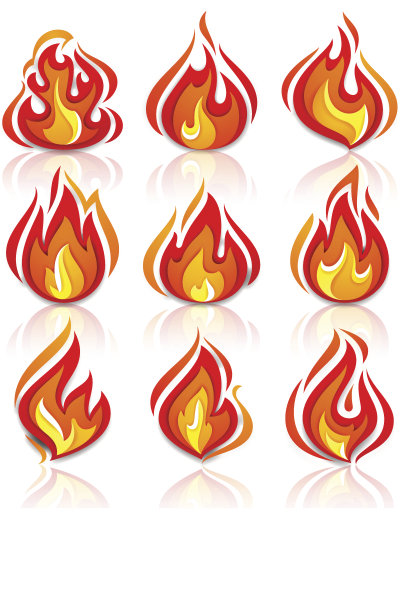 火焰燃起，带着倒影素材图片