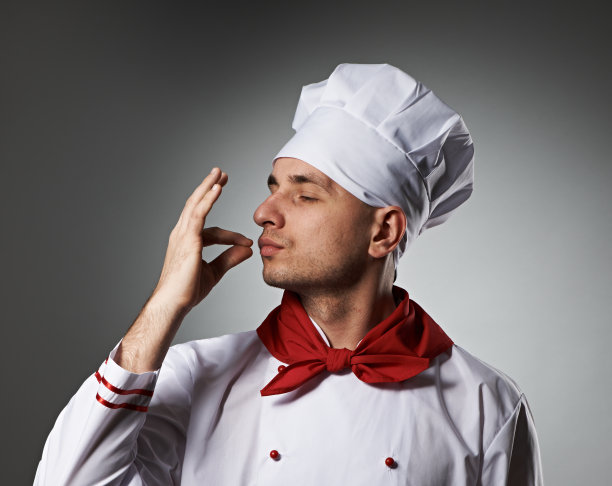 男厨师亲吻手指图片下载