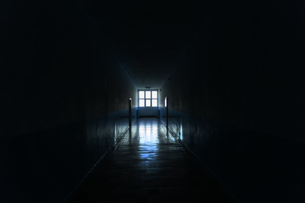 黑暗的走廊图片下载