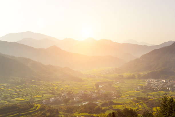 云雾山谷景观图片下载