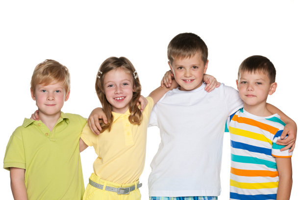 四个微笑的孩子的肖像图片下载
