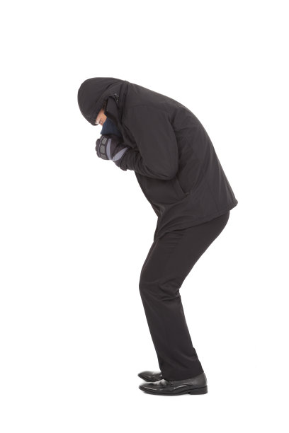 年轻商人浑身颤抖。图片下载