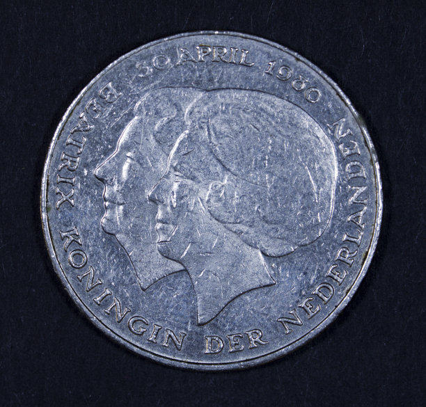 荷兰硬币上有两个王后的肖像。图片下载