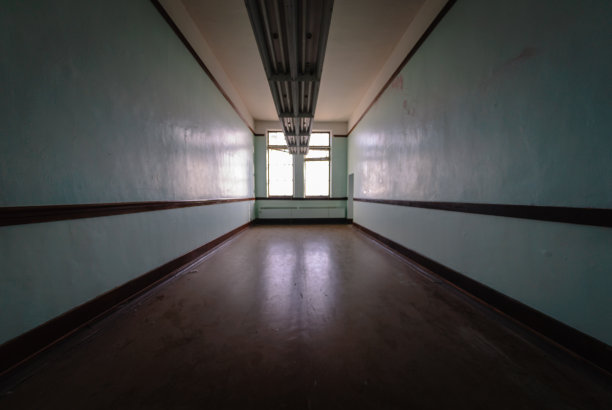 学校的走廊图片下载