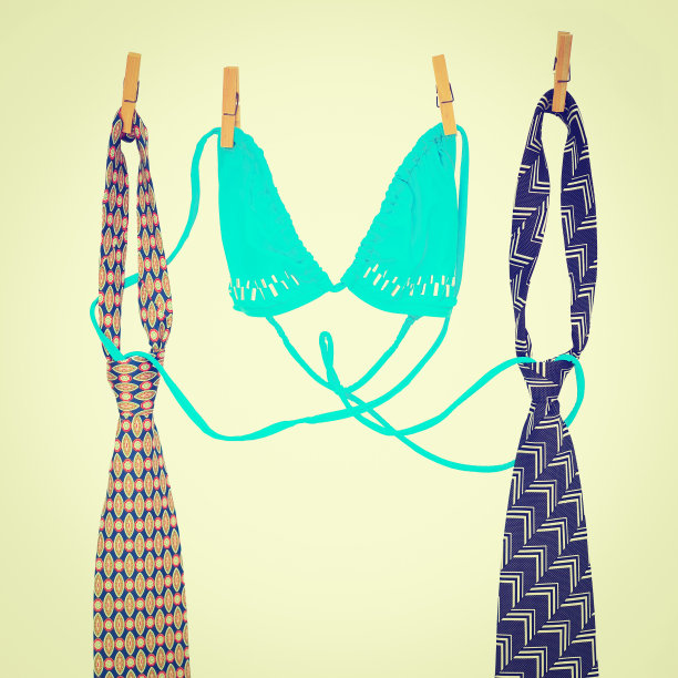 关系和胸罩图片下载