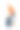 一个女人试图打开她的手提箱图片下载