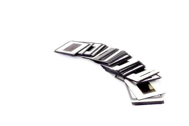 一排带有黑白塑料边框的摄影幻灯片图片下载