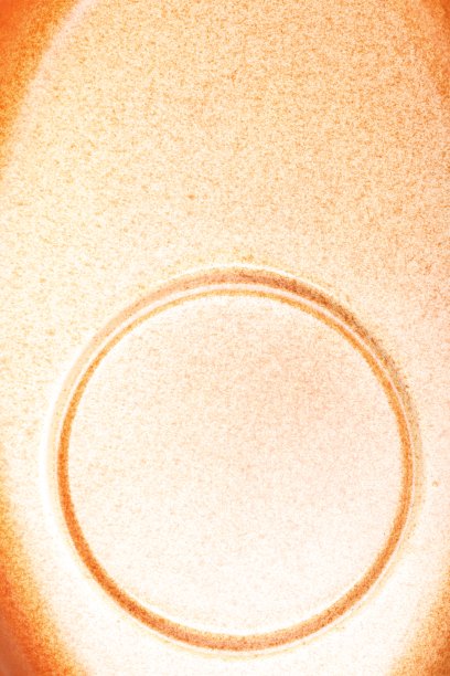 白色背景上的棕色陶瓷碟子图片下载