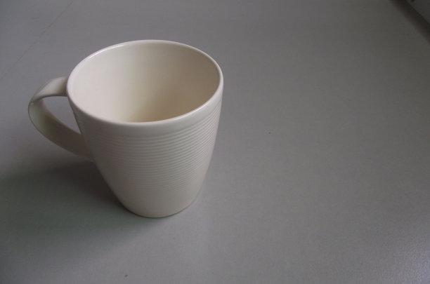 白色的杯子图片下载