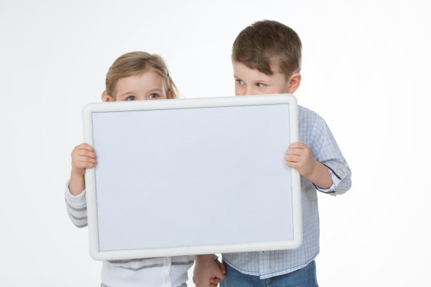 白色背景上的几位朋友图片下载