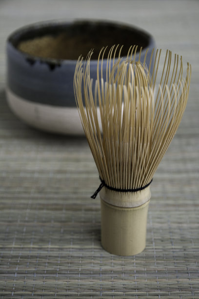 日本茶搅拌器和碗图片下载