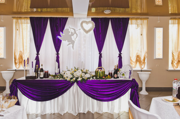 喜庆的大厅装饰以紫色为主题图片下载