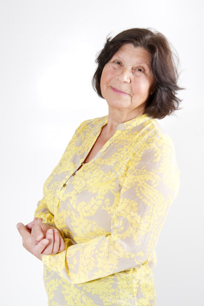 有吸引力的老妇人。图片下载