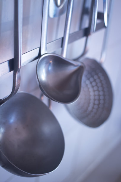 乡村房子里的厨房用具图片下载