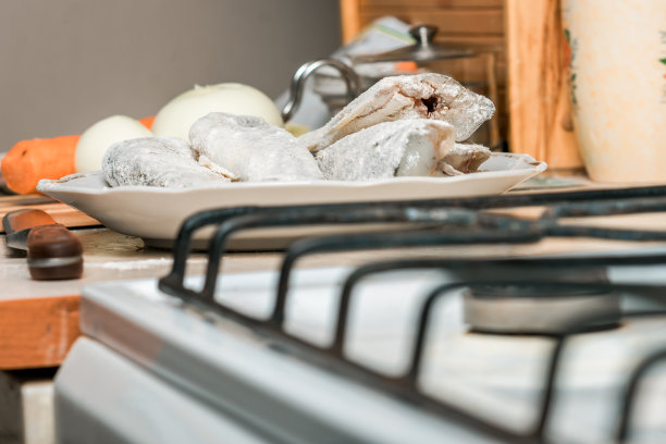 烹饪的鱼图片下载