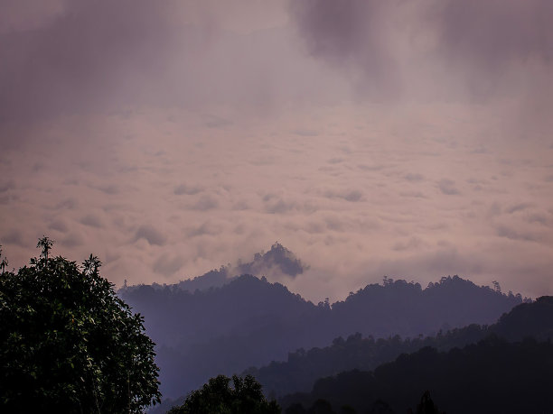 山和雾图片下载